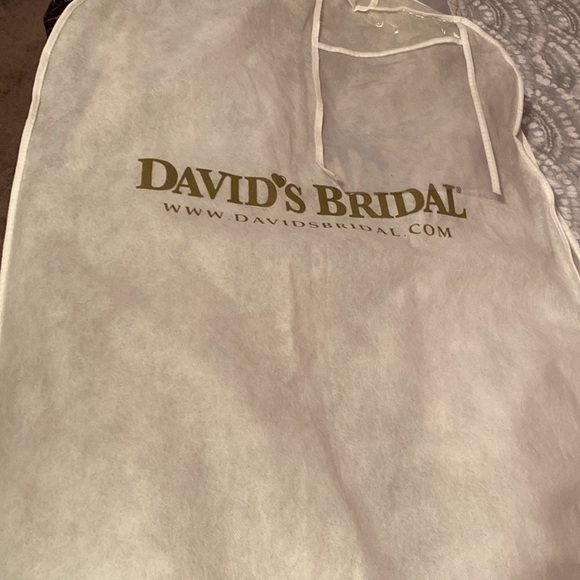 NWOT DAVID’S BRIDAL WEDDING DRESS, Ivory in color says size 12. - Picture 1 of 16